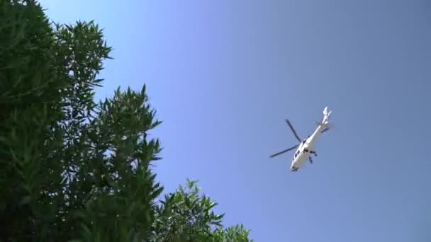 O helicóptero descola — Vídeo de Stock