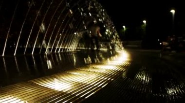 Akşam parkındaki çeşme