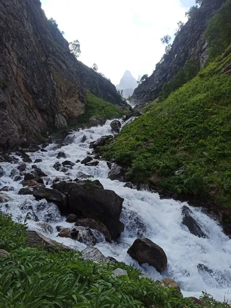 Kar Dağı 'ndan gelen inanılmaz tatlı su