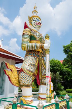 Devler Budist tapınakları koru