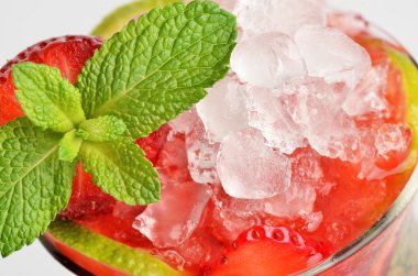 çilek mohito kokteyli