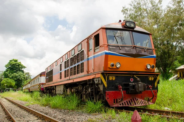 Moteurs Train Tirant Des Trains Hors Thaïlande — Photo