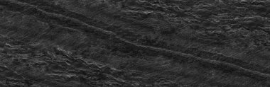 Panorama siyah kaplı mermer kaplama arka planda kopya alanı var. Kaya desenli siyah grunge bayrağı.