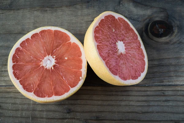 Резанный грейпфрут — стоковое фото