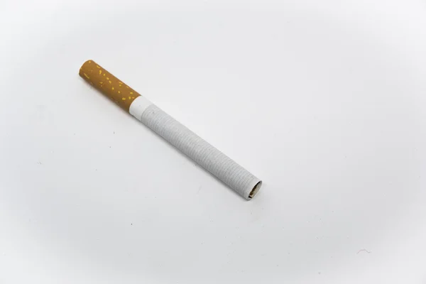 Enkele onverlichte sigaret isolatie — Stockfoto