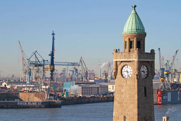 Uhrenturm Auf Pauli Landungsbrücken — Stockfoto