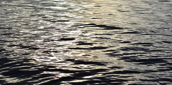 Kleine Leichte Flusswellen — Stockfoto