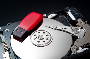 USB birden parlamak götürmek üstünde sert yuvarlak yüzey