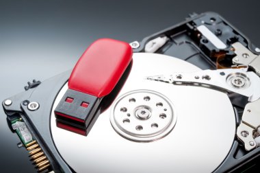 USB birden parlamak götürmek üstünde sert yuvarlak yüzey