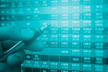 Finansal veriler bir monitörde borsa veriler üzerindeki Led con görüntüler.