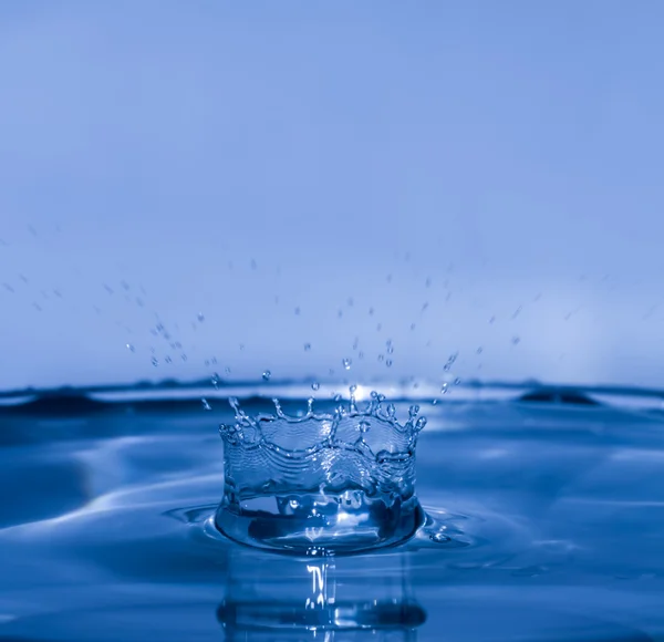 Acqua spruzzata come una corona — Foto Stock