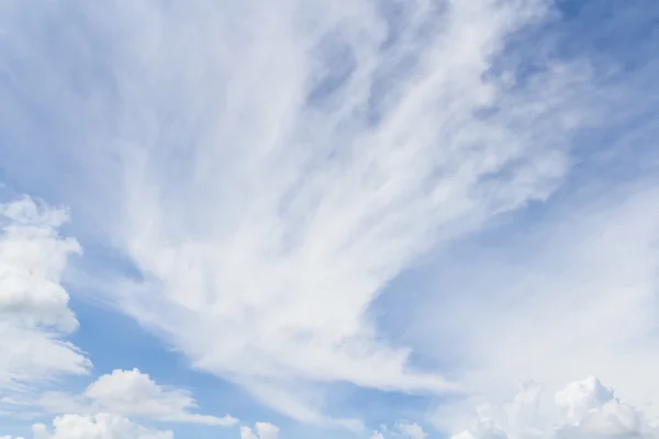 Beautiful clouds and sky in the good day — Stock Photo, Image