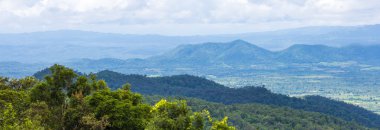 Tayland görkemli katman dağlarının görünümü