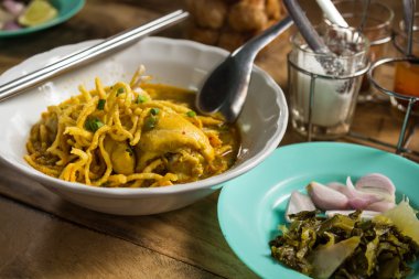 Kuzey Tay Curry çorbası (Khao Soi) Kuzey Tayland mutfağı,