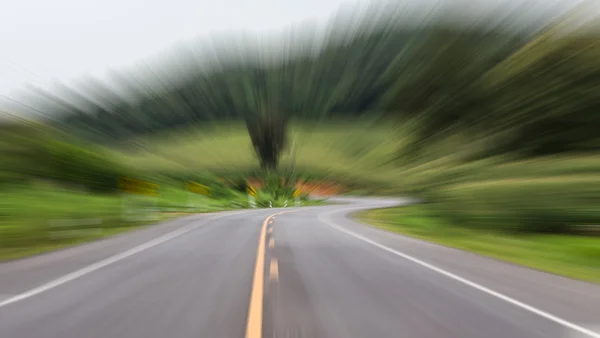 Carretera en movimiento efecto borroso — Foto de Stock