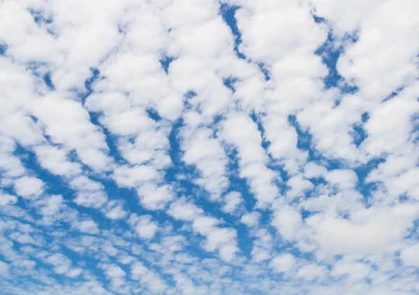 Vackra moln och himmel i bra dag — Stockfoto