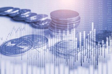 Modern bir takas yöntemi. Bitcoin küresel ekonomi piyasasında uygun bir ödemedir. Sanal dijital para birimi ve finansal yatırım ticaret kavramı. Altın bitcoin arka planına sahip soyut kripto para birimi.