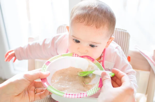 Fame neonato svezzamento mangime abitudine — Foto Stock