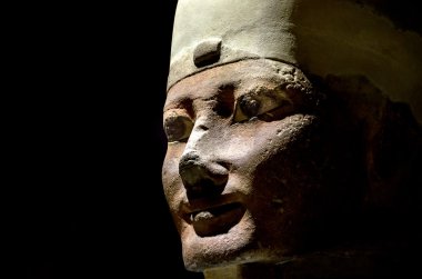 Torino, İtalya, 8 Mart 2013: pharaon heykel yüzüne Mısırlı 