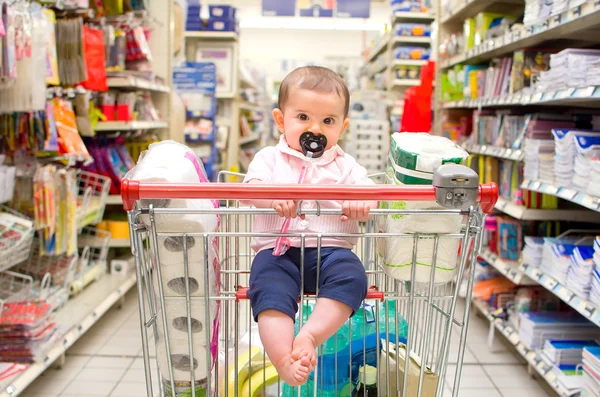 Carrello bimbi neonati — Foto Stock