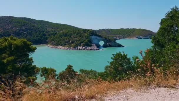 Italského pobřeží jižní Itálie Garganská oblast — Stock video