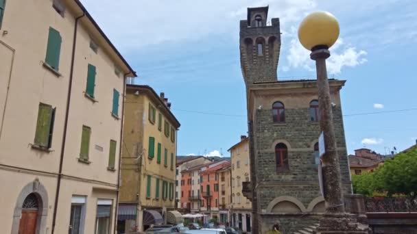 Pittoreska staden byn pan av Porretta Terme i Toscana Emilia Romagna område nära Florens och Bologna — Stockvideo