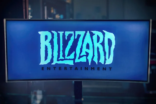 Monitor logo Blizzard Entertainment produsen rumah lunak video game, terkenal untuk Warcraft, Diablo dan Starcraft Stok Foto