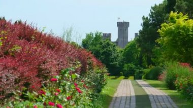 Parco Giardino Sigurta Kalesi Valeggio sul Mincio arka plan Verona - Veneto bölgesi - İtalya dönüm noktası