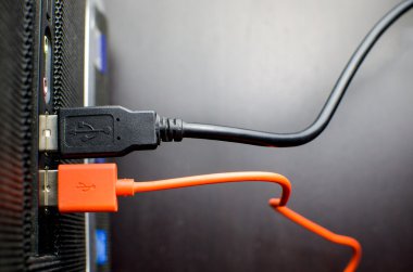 Usb kablo bağlı -