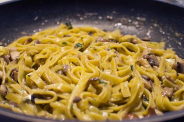 düzenleyeceğim makarna erişte tagliatelle mantar dondurulmuş