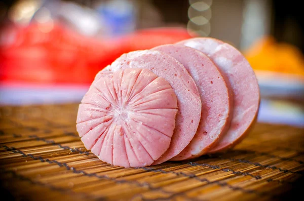 Mortadella Bologna meze - geleneksel İtalyan sosis