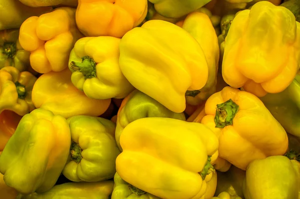 Motif de texture de capsicums jaunes - produits de épicerie — Photo