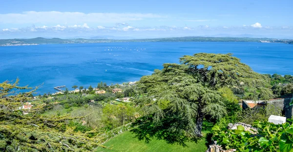 Bracciano Gölü - Roma - Lazio - İtalya seyahat — Stok fotoğraf