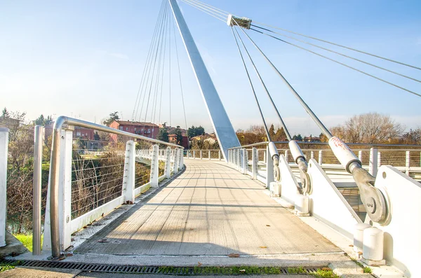 Fußgängerbrücke in casalecchio di reno - bologna — Stockfoto