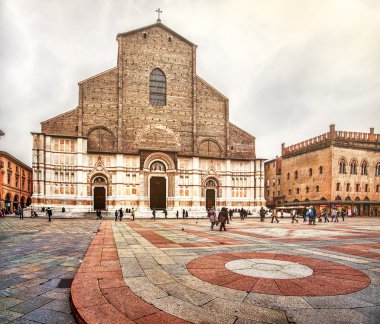 Bologna Piazza Maggiore San Petronio crescentone basilica facade incomplete church exterior clipart