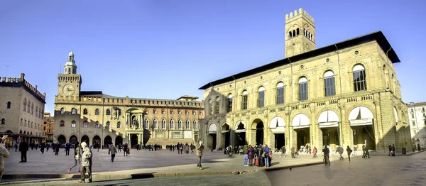 Bologna, italien - 27. Dezember 2015: der podesta-palast und die — Stockfoto