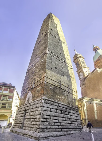 Garisenda-Turm in Bologna — Stockfoto