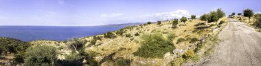 inişli çıkışlı yol Puglia kırsal - Gargano Varano Gölü