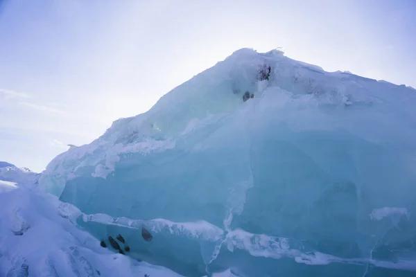 Hummocks Glace Sur Lac Bolshoe Krasnoïarsk Territoire Sibérie Jour Ensoleillé — Photo