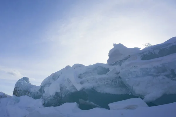 Hummocks Glace Sur Lac Bolshoe Krasnoyarsk Territoire Sibérie Journée Ensoleillée — Photo