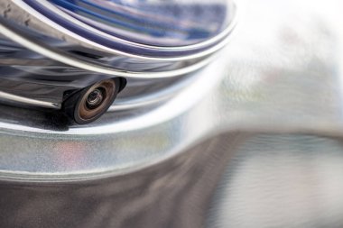 Bagajdaki arka görüş kamerası sürücünün güvenlik konsepti için.