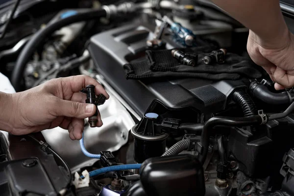 Technician Removing Gasoline Injector Part Engine Room Check Dust Test — Stock Photo, Image