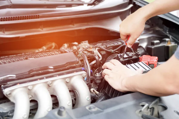 Technician Use Screw Driver Remove Air Flow Sensor Car Engine — Stock Photo, Image