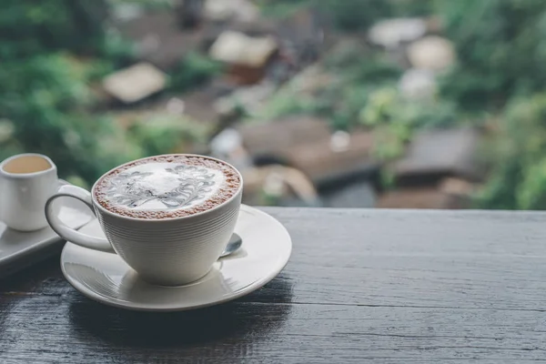 Kubek Gorącej Kawy Szkło Cukrem Aromat Kawy Drewnianym Stole Widok — Zdjęcie stockowe