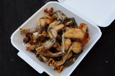 Sarımsaklı Kızarmış Kurbağa Bacağı