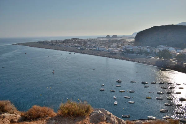 Panoramatický Výhled Pobřeží Města Calahonda Motril Výhledem Domy Mola Čluny — Stock fotografie