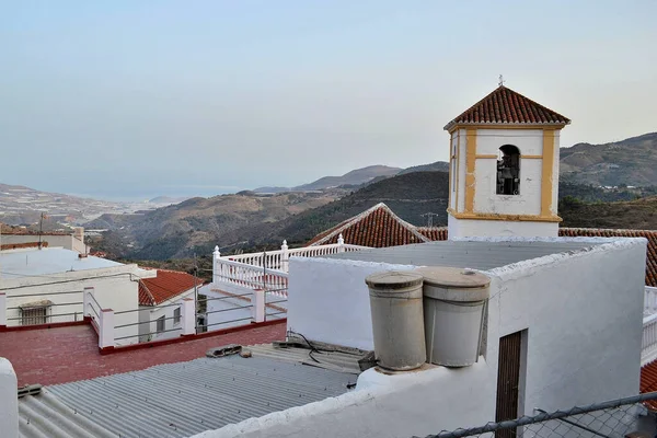 Kirchturm Von Lujar Und Häuser Mit Dem Meer Hintergrund — Stockfoto