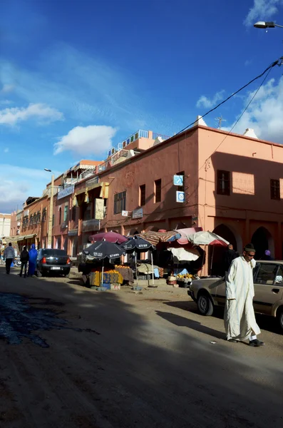 Zonnige Marokkaanse straat — Stockfoto