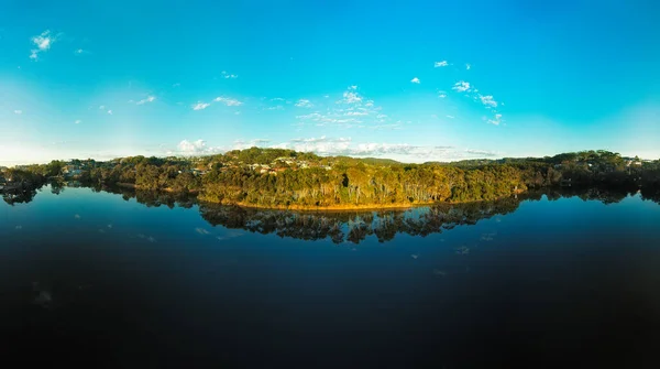 180 Derece Panorama Terrigal Lagoon Su yansıması ile altın saat