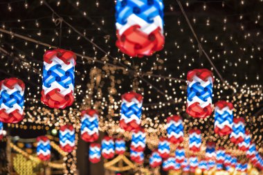 Bangkok, Tayland bir sokakta yanar aydınlatma.